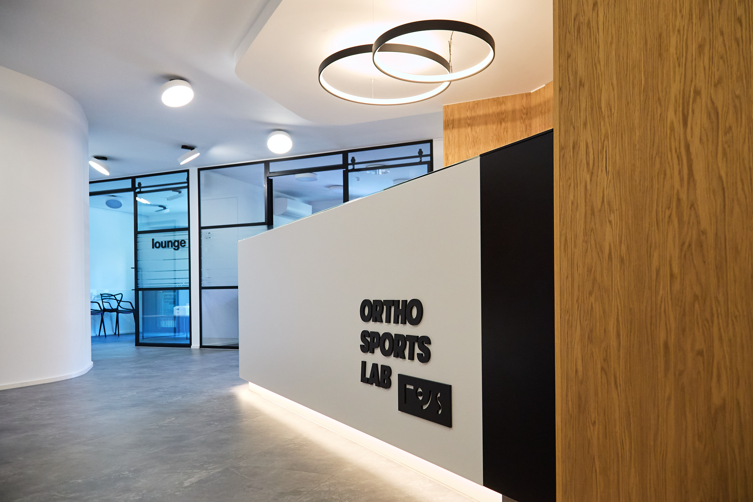 Ortho Sports Lab – Empfangsbereich der Praxis
